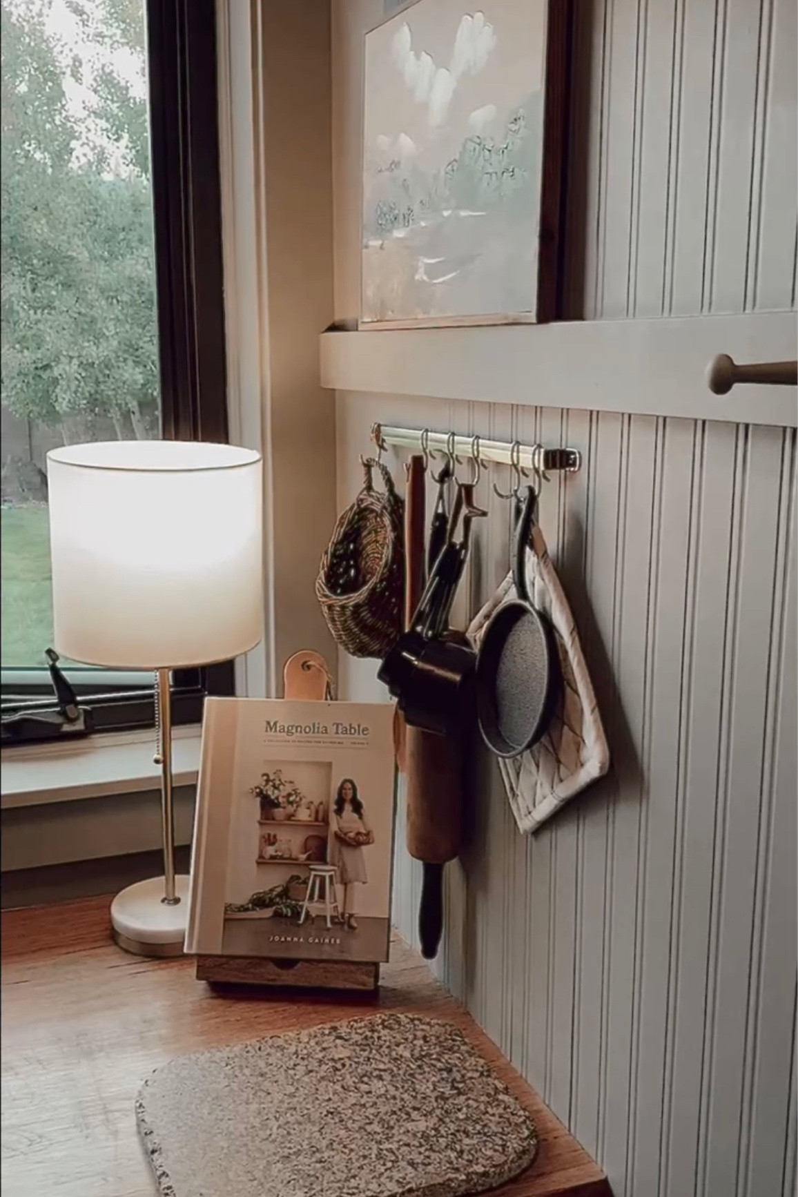 Beadboard Hack | wallpaper 

#LTKhome #LTKFind #LTKunder50