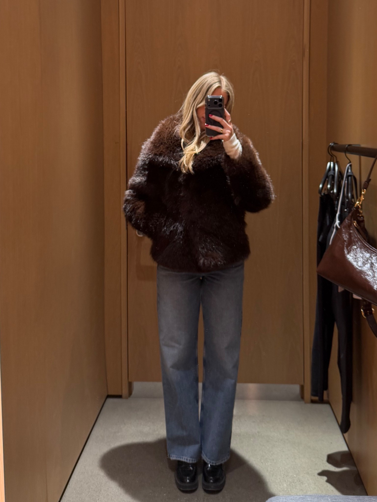 My winter go-to when I don’t want to wear a puffer jacket #winterbasics #winterchic #coldweather #furcoat

#LTKcanada #LTKwinter #LTKjeans