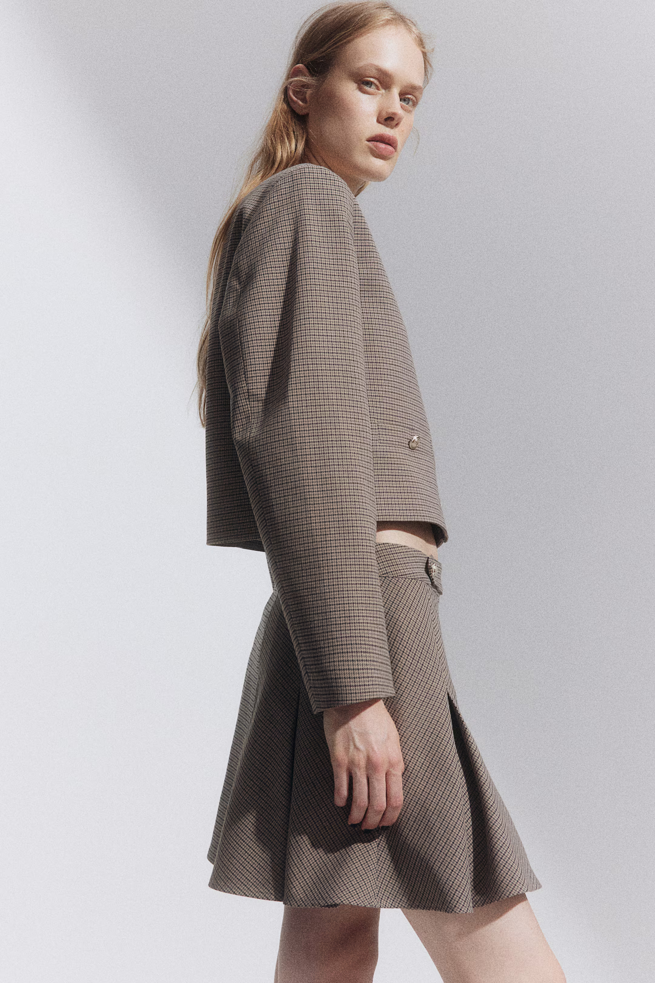 Pleated mini skirt | H&M (UK, MY, IN, SG, PH, TW, HK)