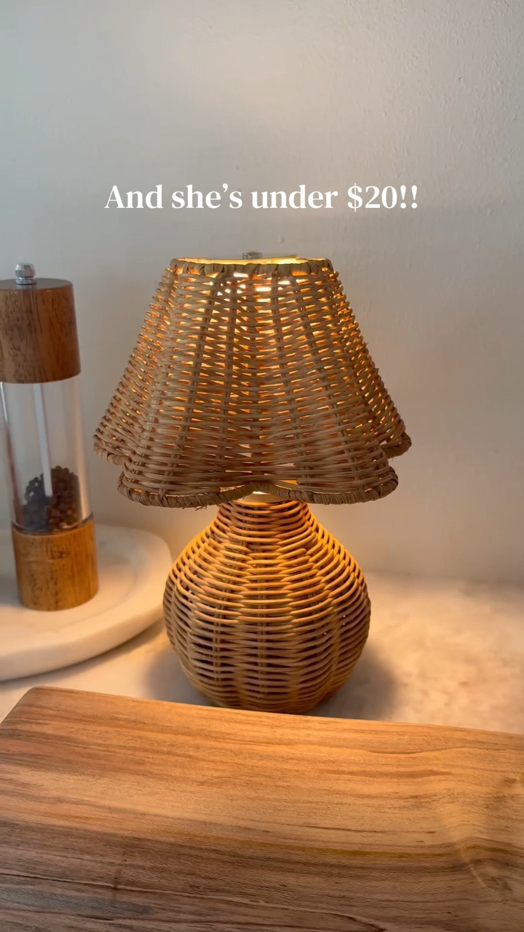 Cutest little wicker lamp under $20! 🔆

Put it anywhere you want - it’s rechargeable and doesn’t need to be plugged in! 



#kitchenlighting #kitchendesignideas #walmartfinds #walmarthome #homedecorideas

#LTKHome