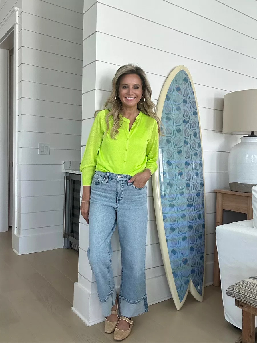 Beautiful spring colors! XS top and size 0 jeans 

 #LTKFindsUnder50 #LTKStyleTip #LTKWatchNow