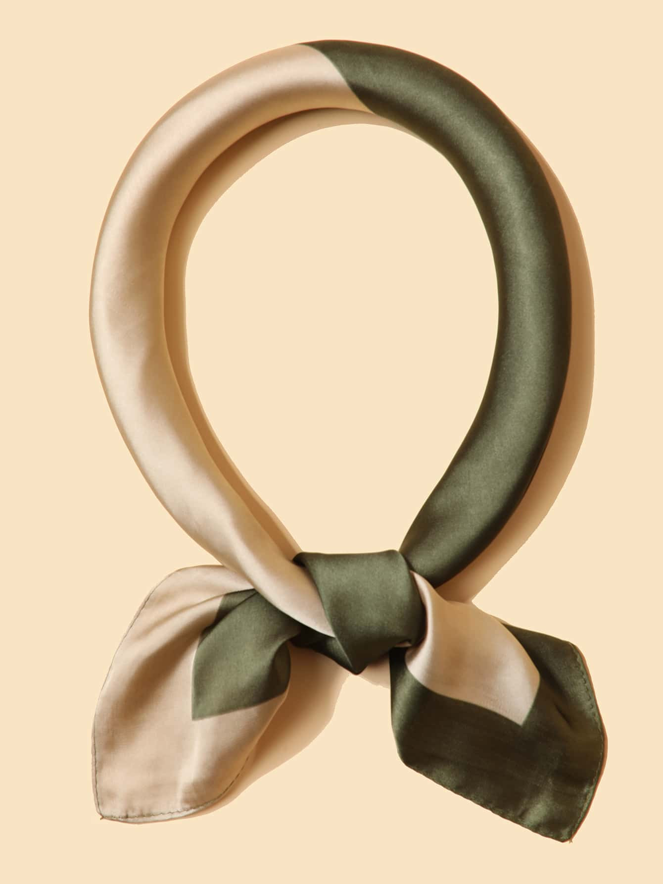 Men Color Block Bandana
   SKU: smscarf18210604862      
          (147 Reviews)
            US$3... | SHEIN