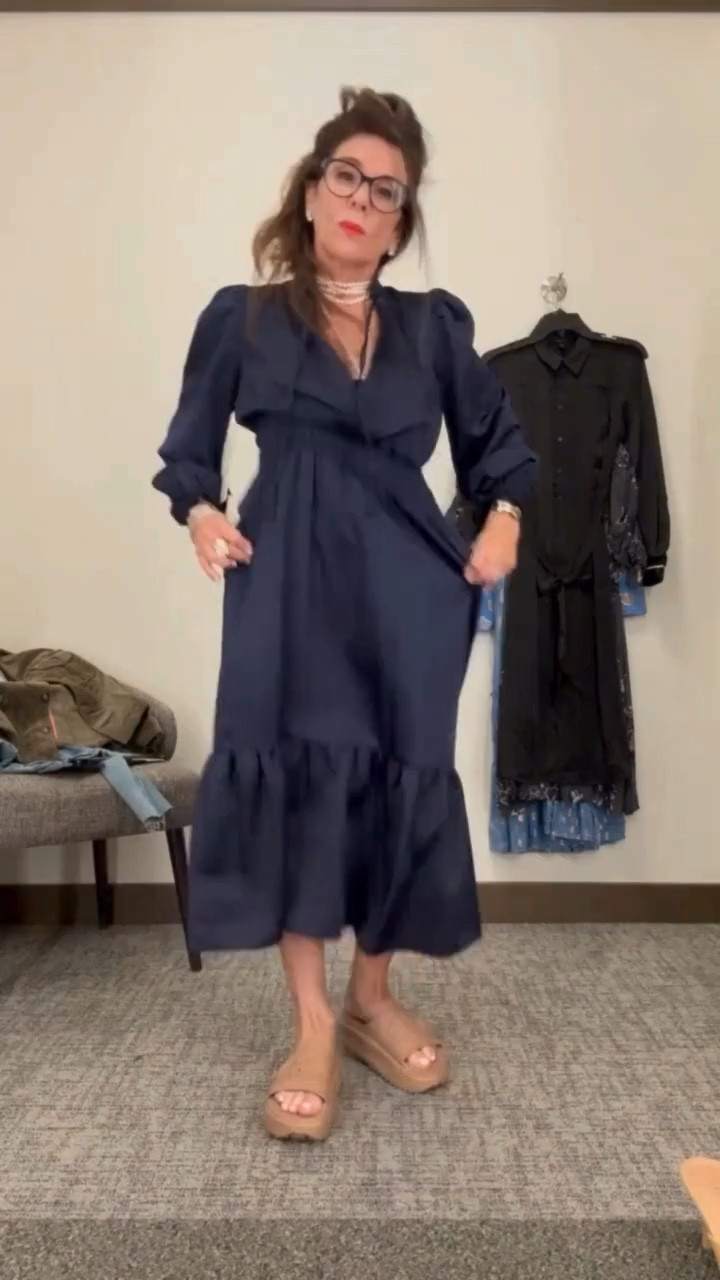 I shopped the Nordstrom's Anniversary Sale recently and picked up some stunning dresses, jackets 🧥 and denim. They’re all perfect for just about any occasion. 
