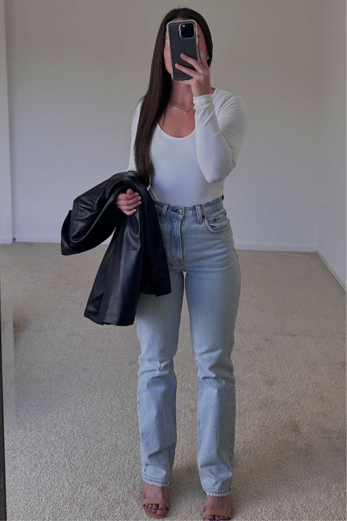 🤍 jeans: short 23 and if you are in between sizes I would personally size up | top: xs | jacket: xs

#LTKGiftGuide #LTKSeasonal #LTKFind