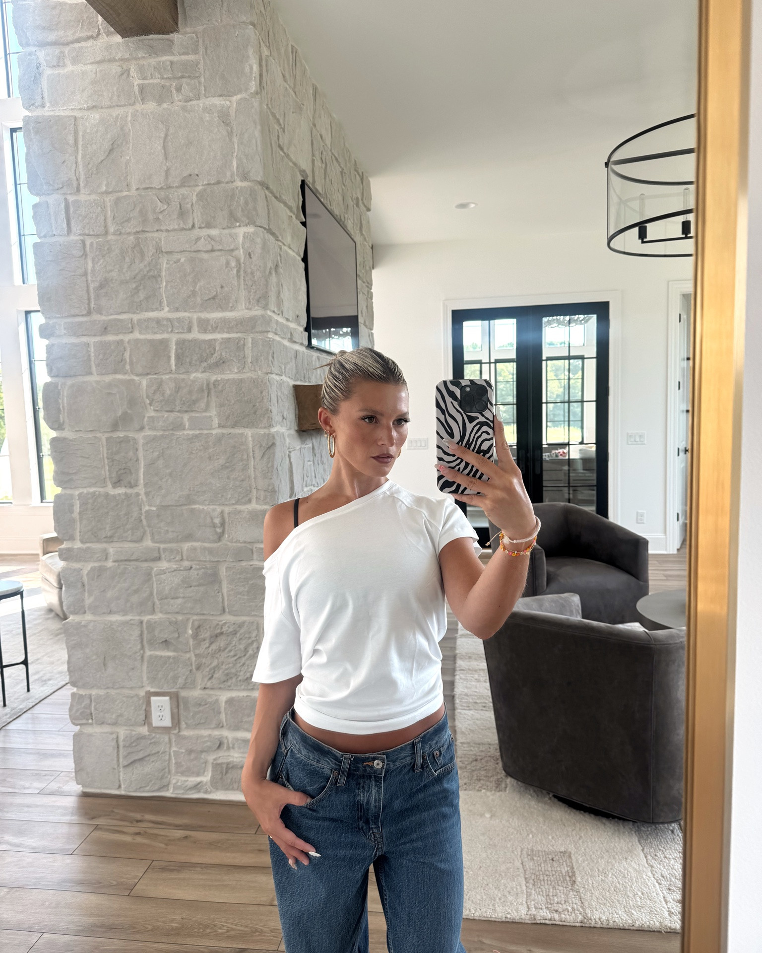The cutest simple staple outfit 😭💗 jeans are on sale and if you use code SUITEAF at checkout you get an additional 15% off 💗 @abercrombie @OAK + FORT @adidas

#LTKgrwm #LTKootd #LTKSaleAlert