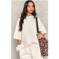 Petite Cream Oversized T-shirt | PrettyLittleThing UK