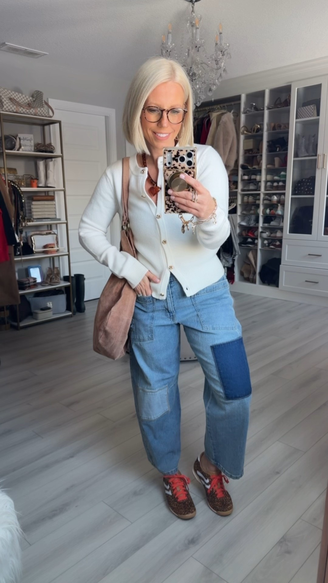 How are we feeling about these jeans???? I kind a like them but I kinda feel like a clown too 😂 Every time I’ve seen them on other people I love them though!!!
⬇️⬇️⬇️
Jeans size 4
Sweater size small
Shoes TTS

#LTKOver40 #LTKSaleAlert #LTKSeasonal