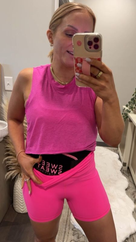About to work out and using my favorite waist trimmer! I also use the roll on cream with it. Helps my postpartum stomach hold in and sweat A LOT! my workout outfit is the best and always gets me in the mood to start my workouts! 

#fitness #momlife #workouts #postpartum #pink #gym outfit 

#LTKVideo #LTKFindsUnder50 #LTKActive