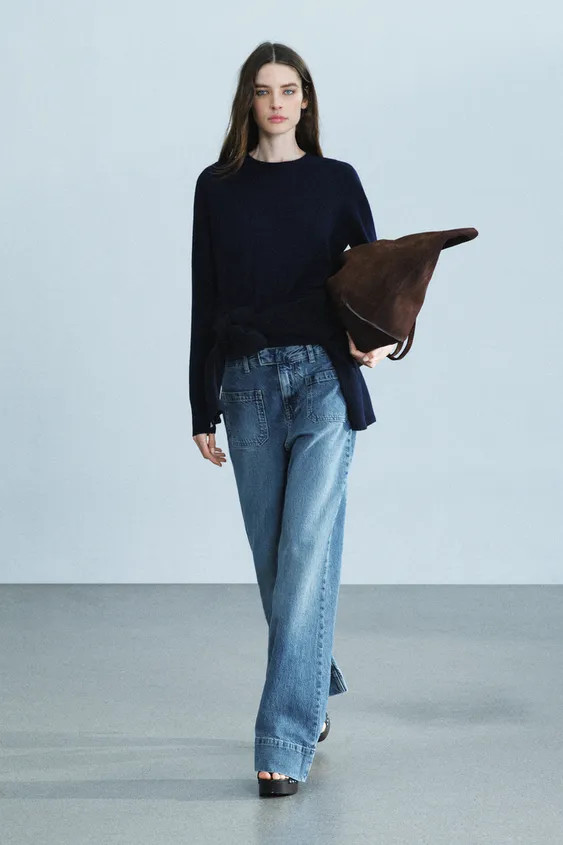 ZW COLLECTION HIGH-WAIST FLARED JEANS WITH POCKETS | Zara DE