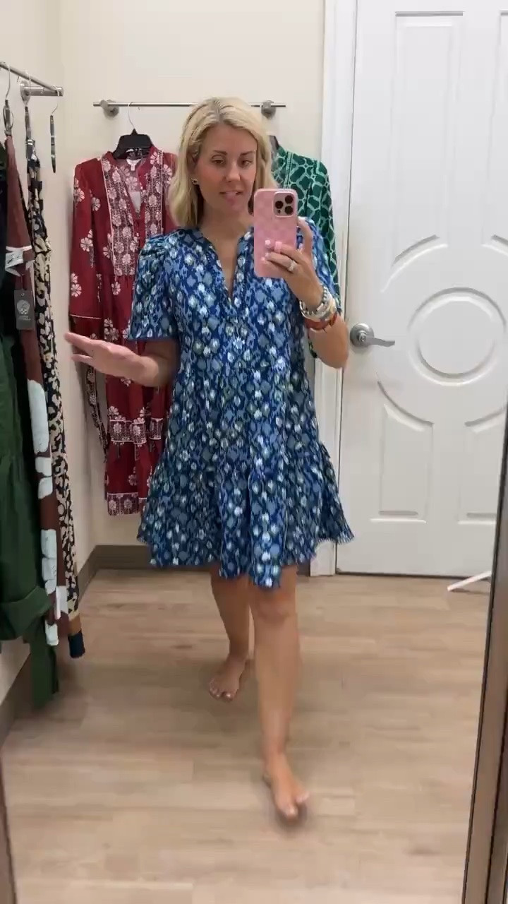 First dress I picked up when I walked in. Love the colors and it’s 50% off! I’m in a small.

#LTKdayinmylife #LTKootd #LTKmomlife