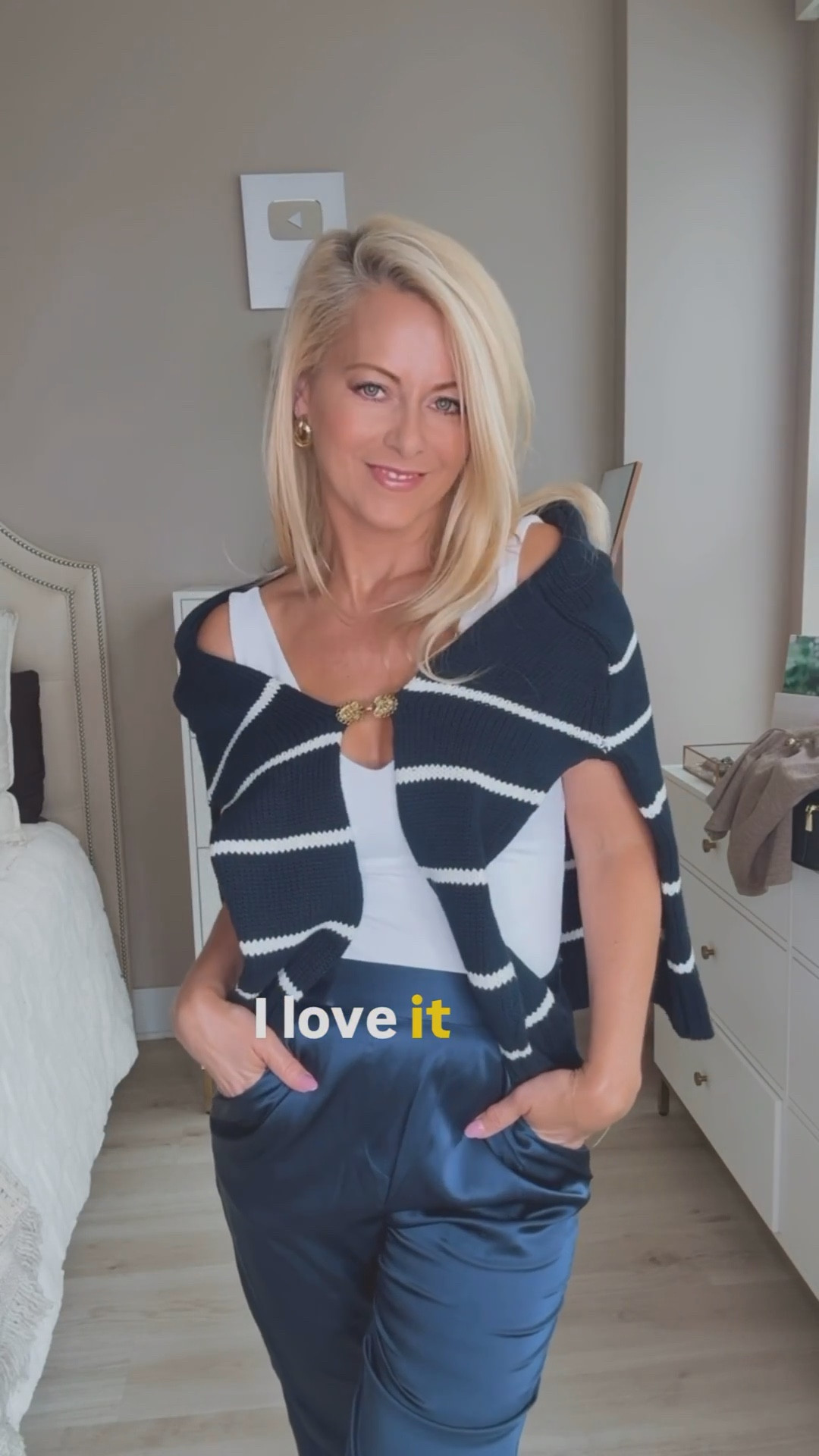 I can’t be the ONLY one who gets annoyed when my sweater keeps falling off my shoulders, right? 

Here is a simple style hack to solve this problem!

Share this with someone you think would find it helpful. 🥰

Follow my LTK @renaeolivia on the @shop.LTK app to view this post and get my exclusive app-only content!


#LTKootd #LTKOver40 #LTKSeasonal