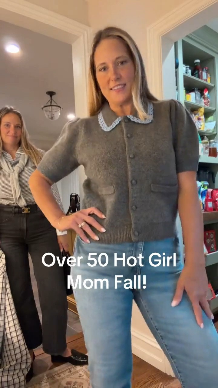 Now these are the type of fall outfits that makes us feel hot! We’re over 50 and proud of it! What a privilege it is to age 🤎