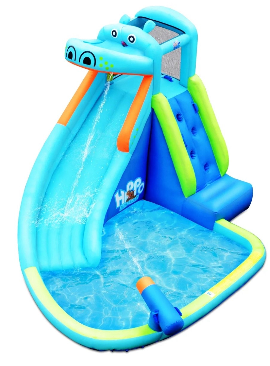 Inflatable water slide 🛝 🌊 

#LTKFindsUnder100 #LTKSummerEdit #LTKSeasonal