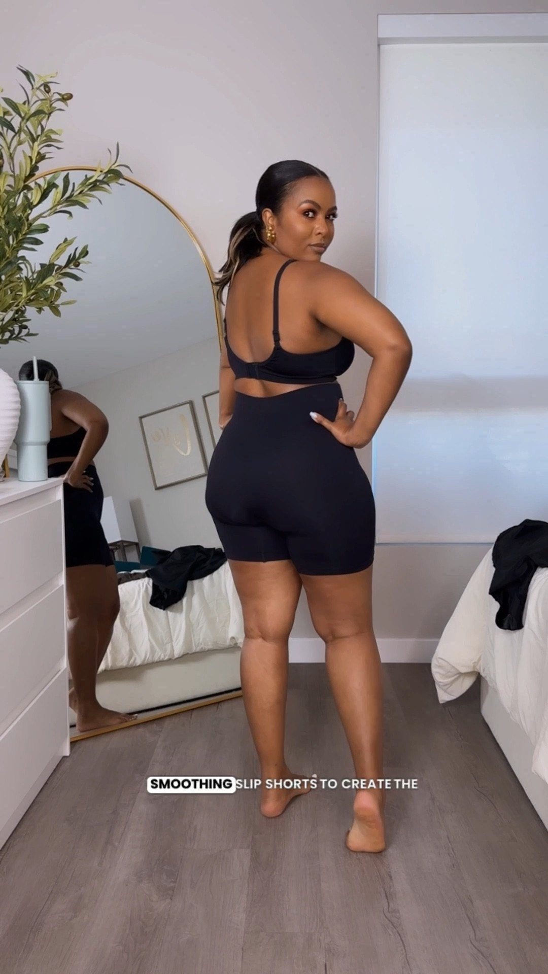 The Vanity Fair Radiant Collection has quickly become my go to undergarment. It’s super comfortable for an everyday wear and I’ve just been loving it! I’m wearing size Medium for reference. 🫶🏾✨