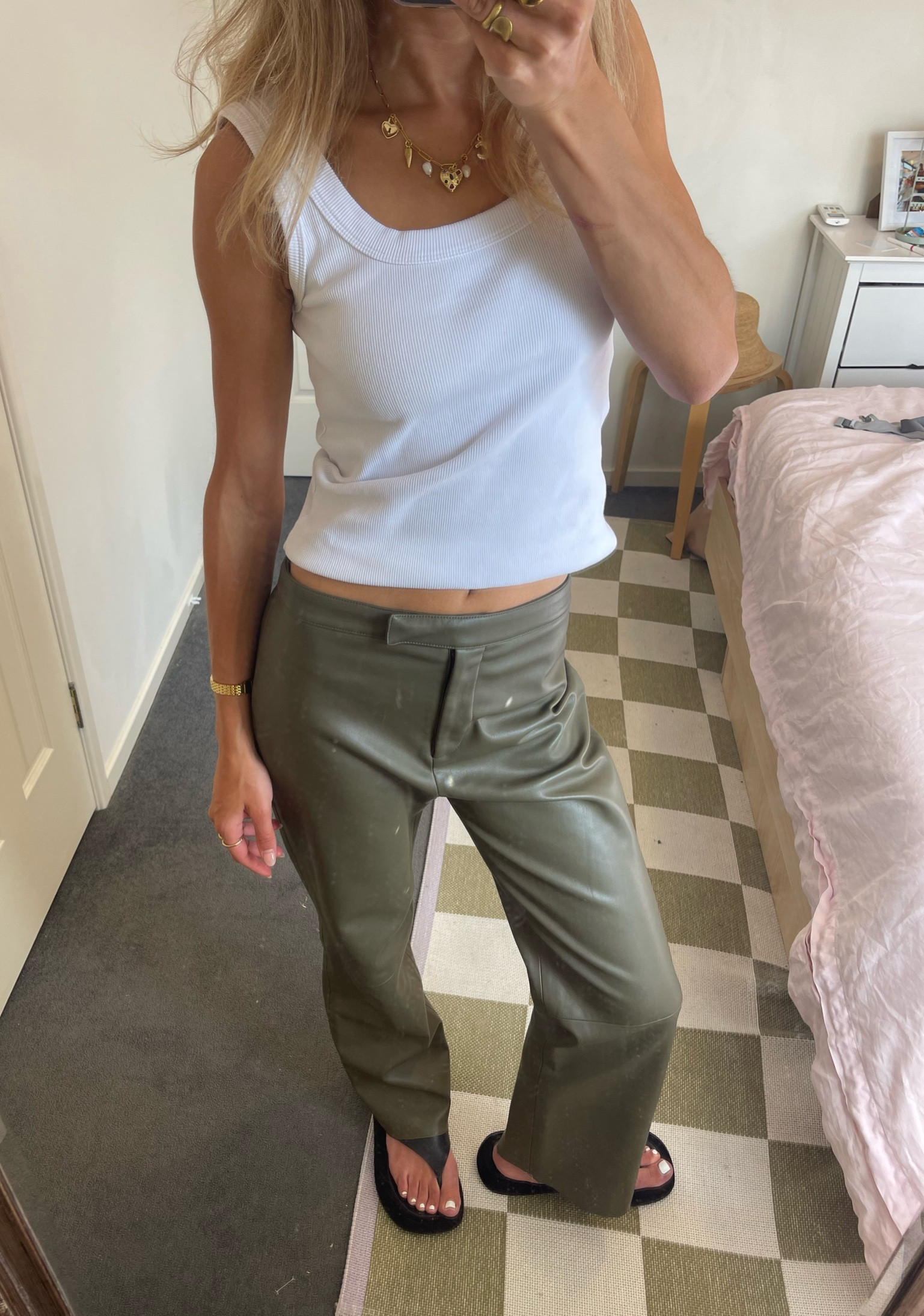 casual work look. henne don’t sell this colour pant anymore but they have a few other colours. i’m wearing a size 6 xx

#LTKspring #LTKaustralia #LTKworkwear