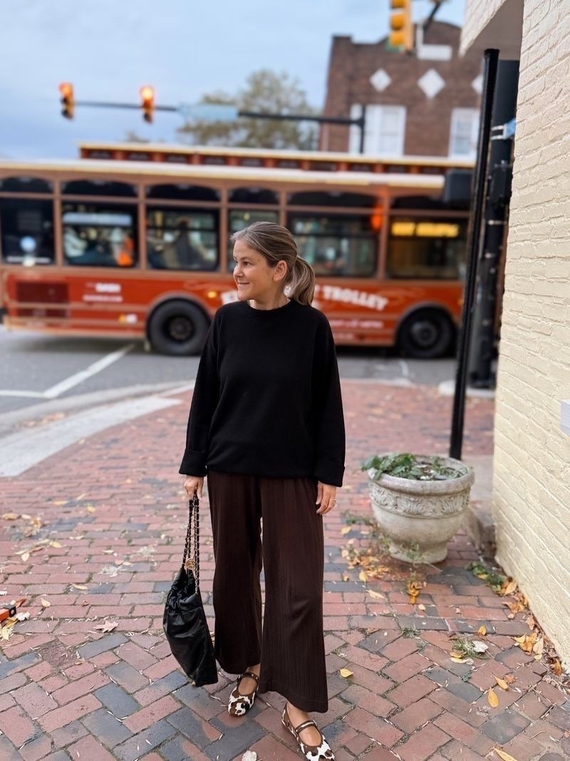 A classic outfit I am loving for winter. Sweater and bag are similar. I wear a M in the pants and shoes are TTS - they are SO comfy#LTKStyleTip


#LTKHoliday #LTKmomlife #LTKootd