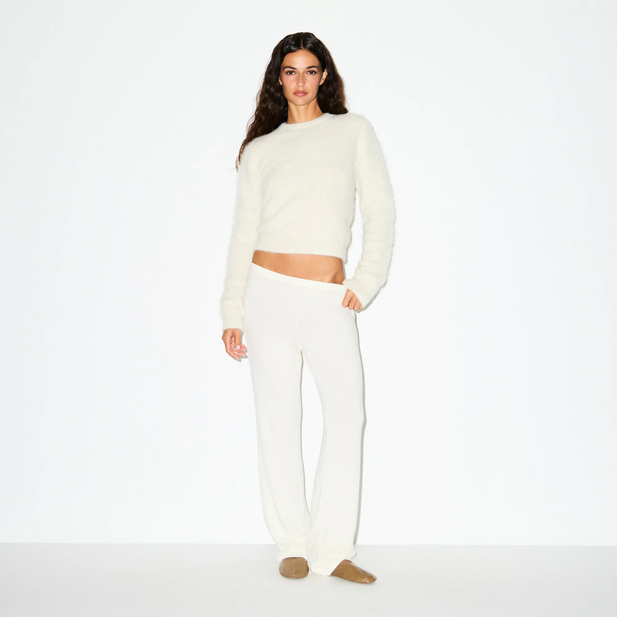 SKIMS Crewneck Sweater | White | Medium | Brushed Alpaca | SKIMS (US)