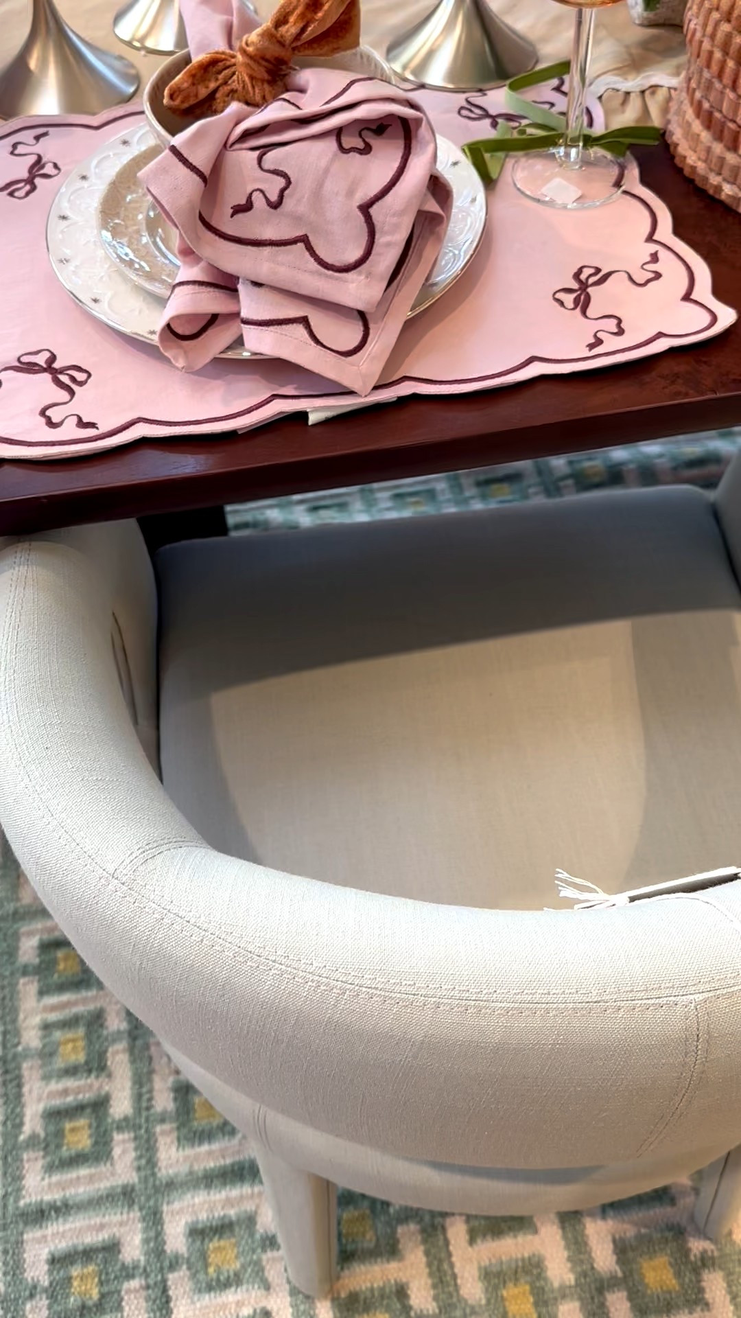 An elegantly dressed table — refined linens, artful dinnerware, and a touch of playfulness — setting the scene for a memorable holiday gathering. ✨

#LuxuryTablescape #DiningInStyle #HolidayEntertaining #ElegantInteriors #TabletopDesign #Dinnerware #ArhausStyle #HolidayMood

#LTKGiftGuide #LTKHoliday #LTKHome