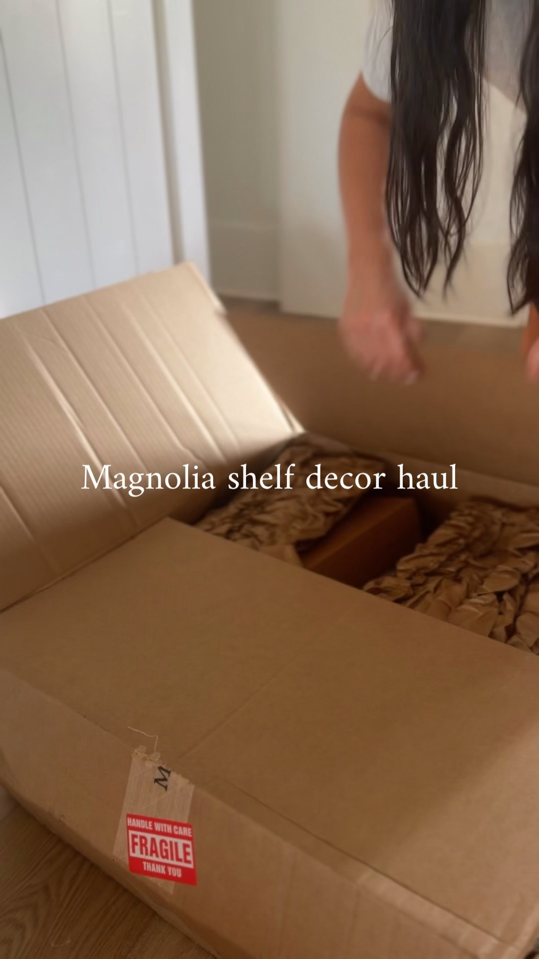 Unboxing some new shelf decor from Magnolia 🫶

brass, living room, artwork, vintage, shelf styling, decor, home decor, new for fall, autumn

#LTKSeasonal #LTKHome #LTKdayinmylife