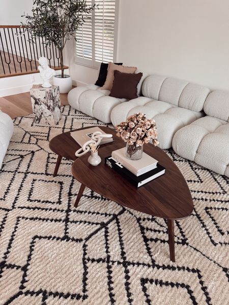 Newest change up to our living room: this beautiful two-piece coffee table from Eternity Modern. ✨

Neutral home • interior inspo • mid century modern 

#LTKhome