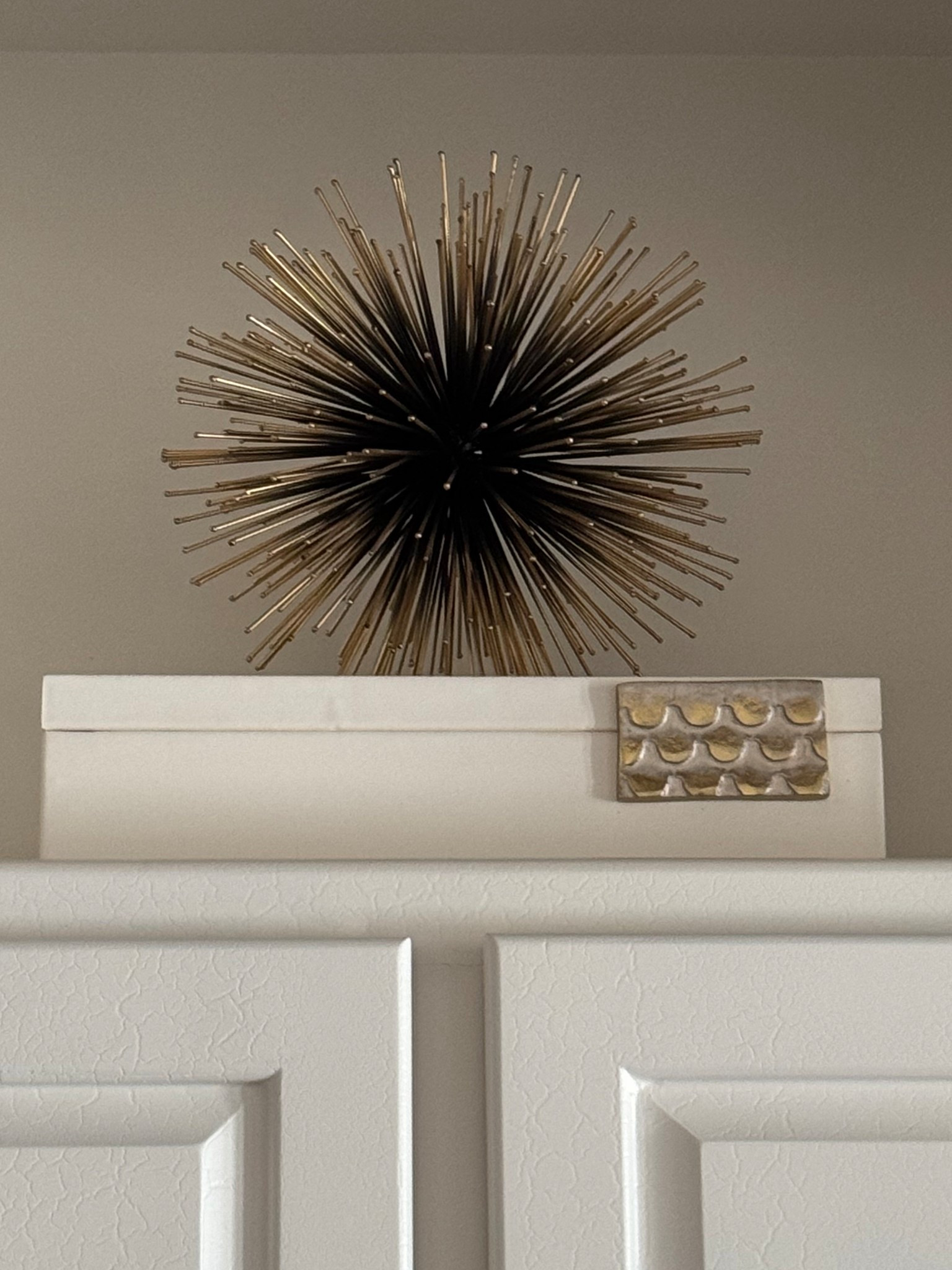 John Richard faux leather decorative box for many uses in home or offic
3 Hands Point Sphere


#LTKFindsUnder100