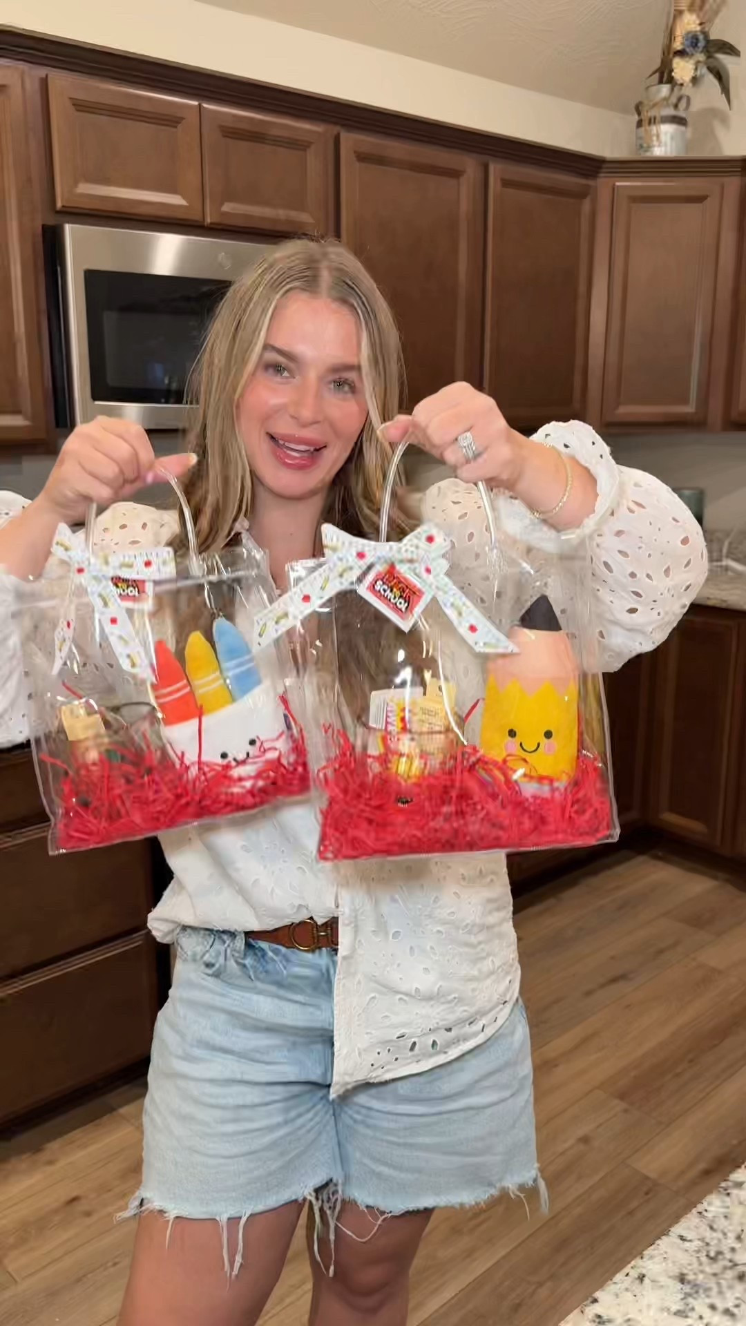 BACK TO SCHOOL - Teacher gift ideas 📚✂️✏️🚌📘🖍️

#LTKFindsUnder50 #LTKKids