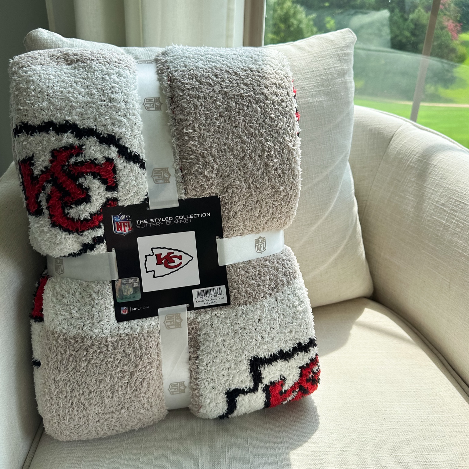 Just got the softest blanket with Kansas City chiefs logo on it! Perfect for football season coming up & also had the neutral aesthetic to go with your home! Buttery soft just like barefoot dreams! ❤️💛🤍

#LTKHome #LTKSeasonal #LTKFamily