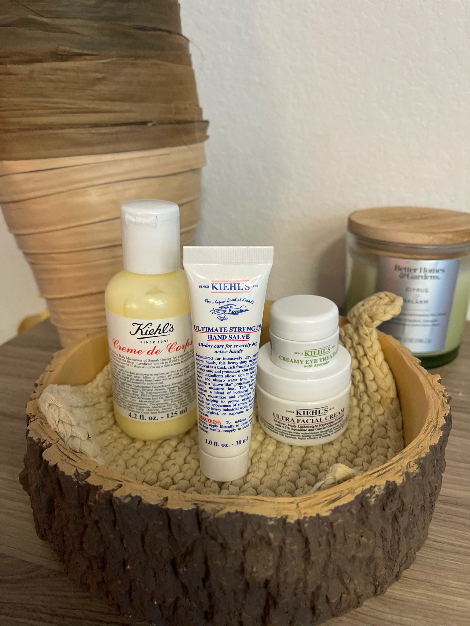 My new go-to skincare routine!

Got some Kiehls products from Macy’s and I’m loving them! Here’s what I tried and added to my daily routine:

⚡️Creme de Corps - non-greasy all-over body moisturizer 
⚡️Ultra Facial Cream - I use this EVERY day and it keeps my skin moisturized and soft
⚡️Creamy Eye Treatment With Avocado - for those pesky under eyes lines
⚡️Ultimate Strength Hand Salve - for dry hand during this winter weather, perfect because I have eczema and it’s a struggle!

#LTKbeauty #LTKMostLoved #LTKfindsunder50