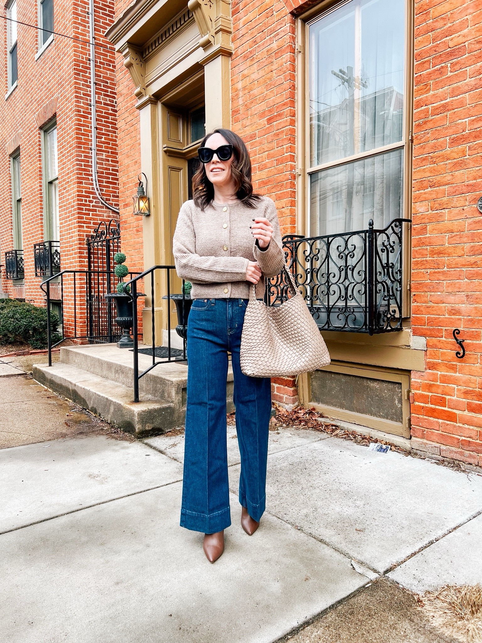 Styling wide leg jeans for spring 

#LTKstyletip #LTKover40