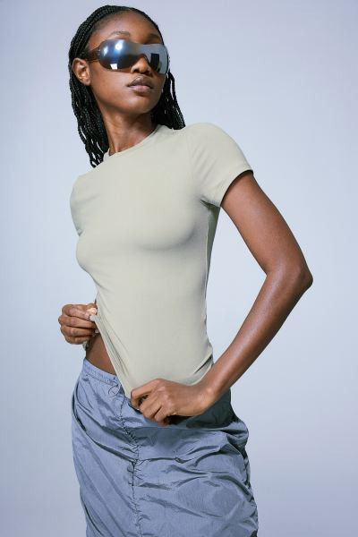 Fitted T-shirt - White - Ladies | H&M US | H&M (US + CA)