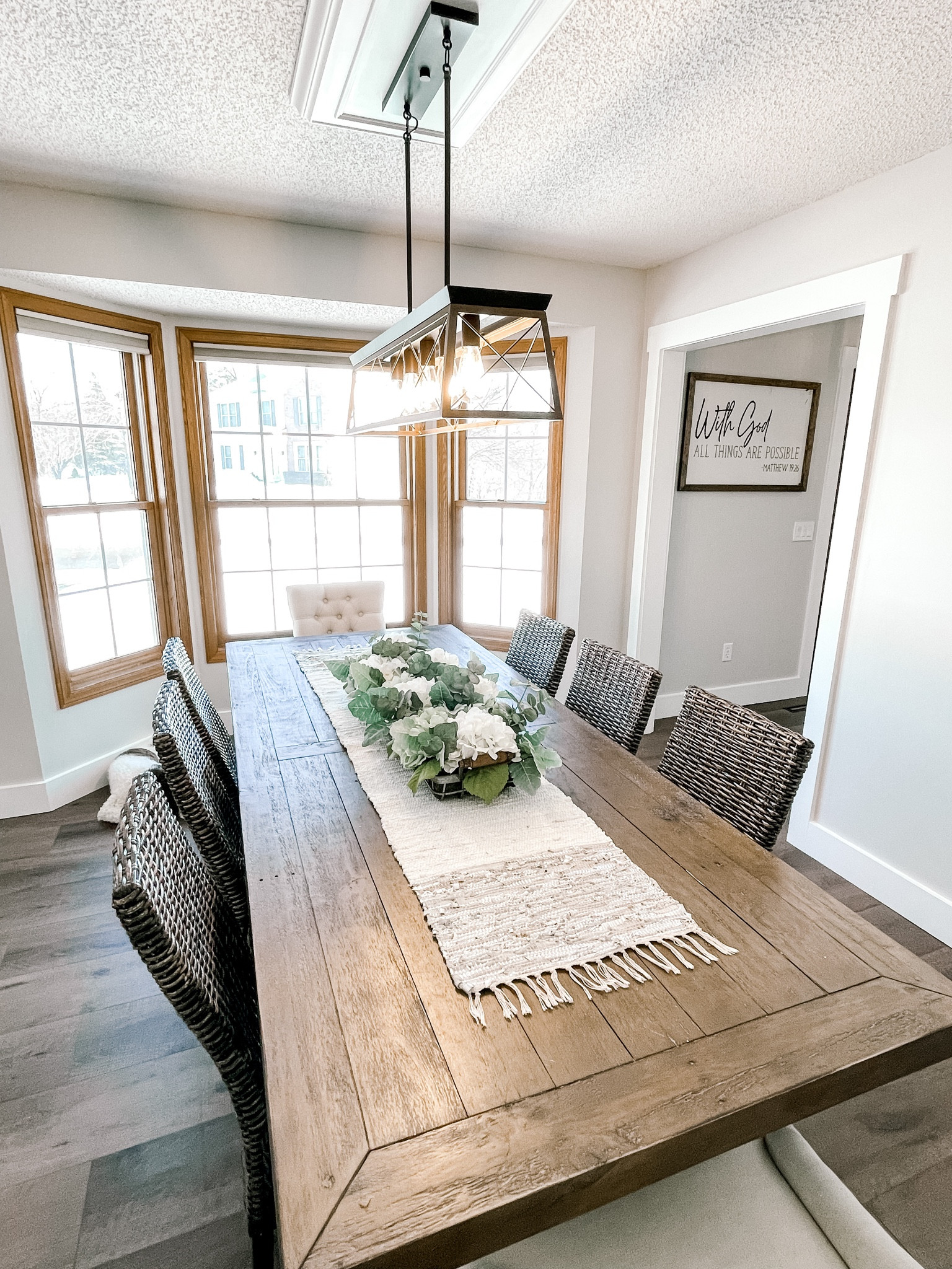 Ceiling light fixture & table

#LTKfamily #LTKhome #LTKFind
