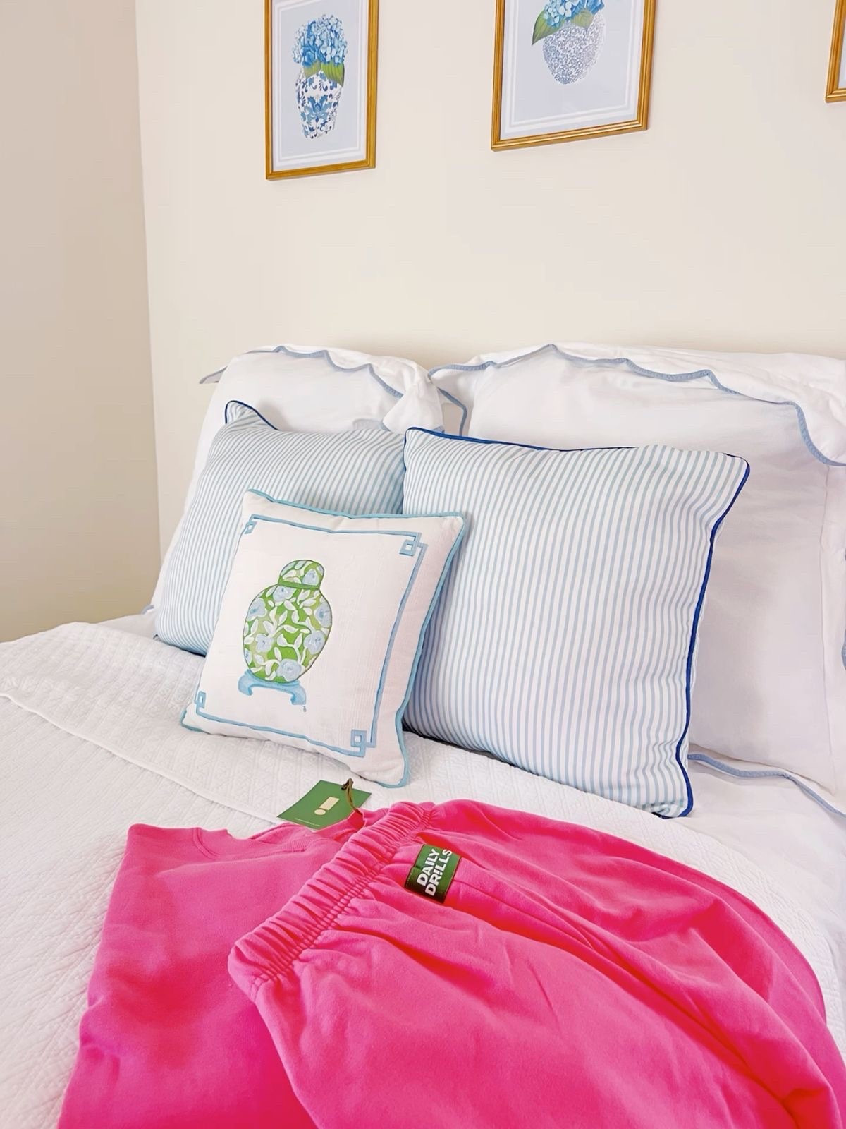 Daily Drills Pink lounge set! One of my favorites to lounge around in!!🩷🩷