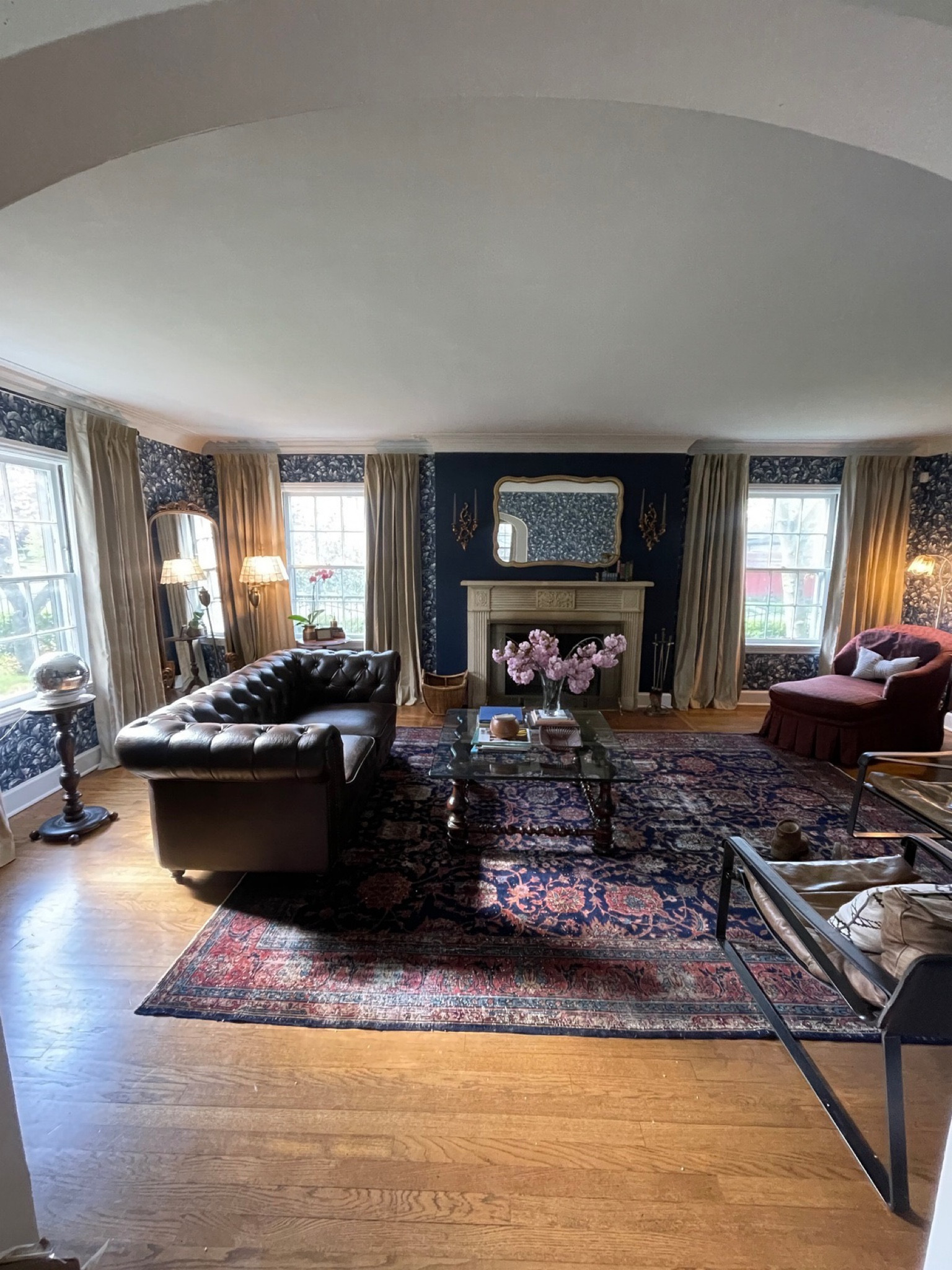 couch, wallpaper, lamp, planter

#LTKstyletip #LTKhome