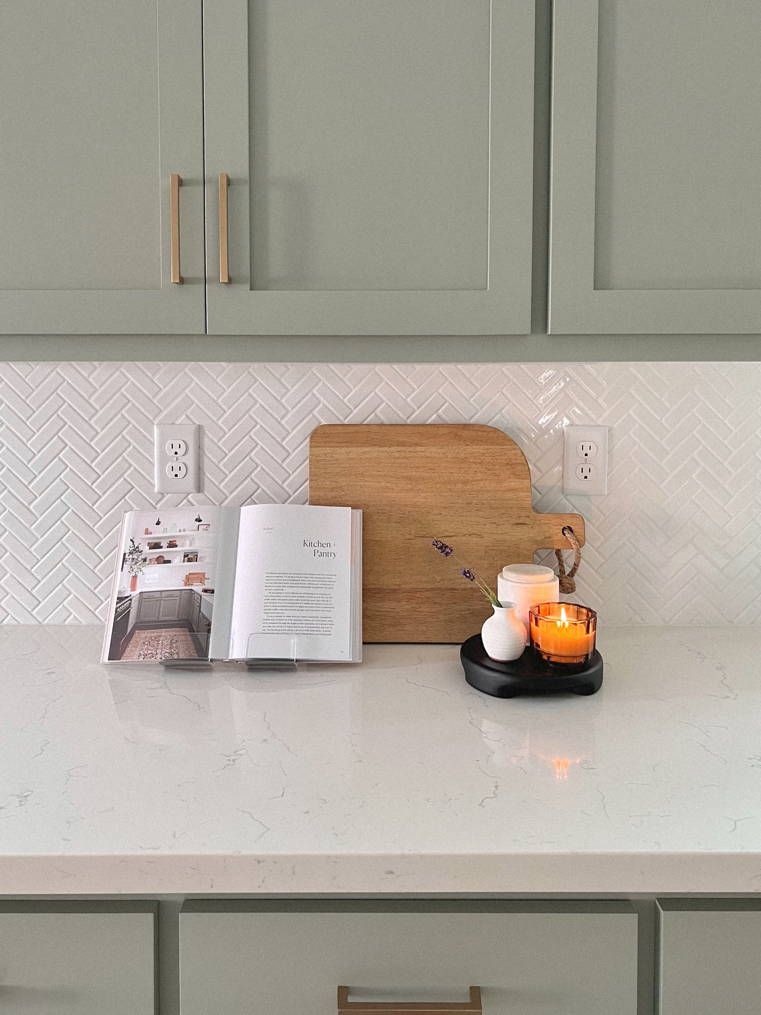 Shop my kitchen decor here 🤍

#LTKfamily #LTKSeasonal #LTKhome