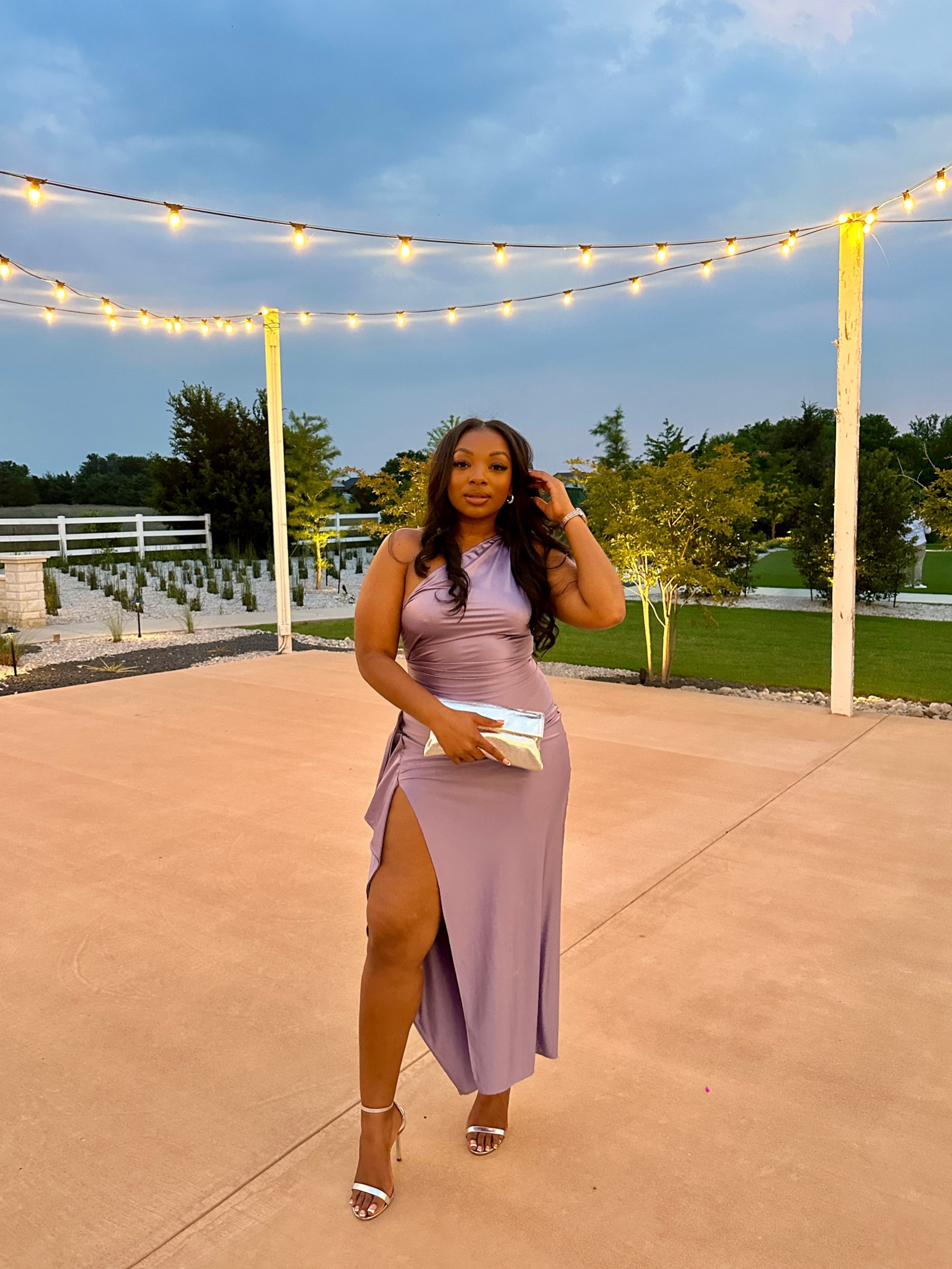 The perfect wedding guest dress. It snatches you right on up! 

#LTKShoeCrush #LTKFindsUnder50 #LTKStyleTip