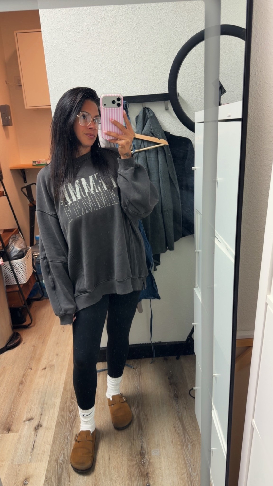 OOTD for the salon today! Casual moment because it’s still extremely cold out for spring 

#LTKSeasonal #LTKootd #LTKMidsize