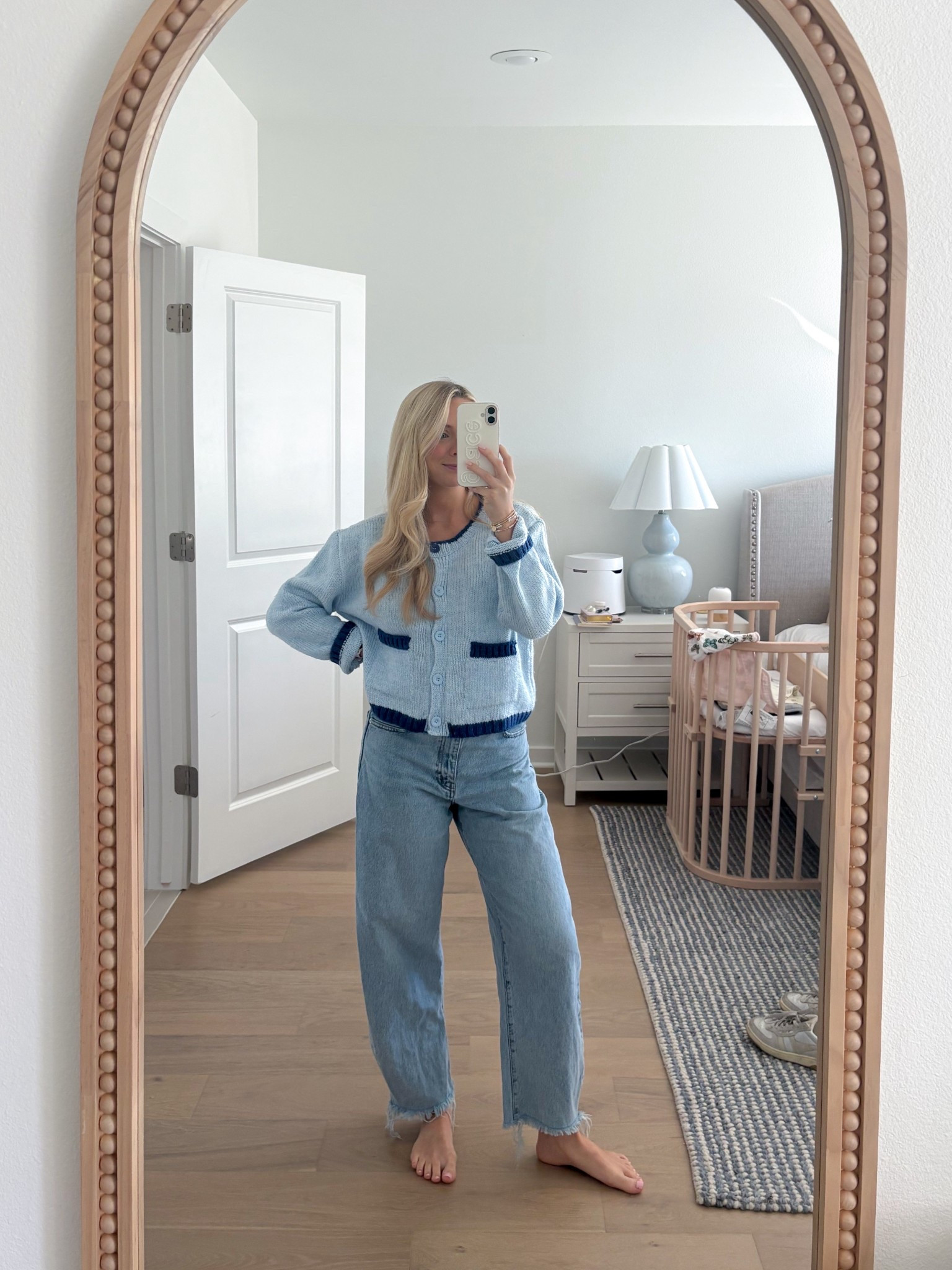 comfy postpartum jeans 🫶🏼

#LTKmomlife #LTKootd #LTKSeasonal