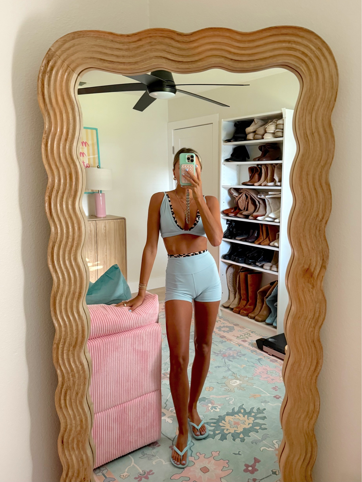 cutest Pilates workout outfit of the day 🤸🏼‍♂️