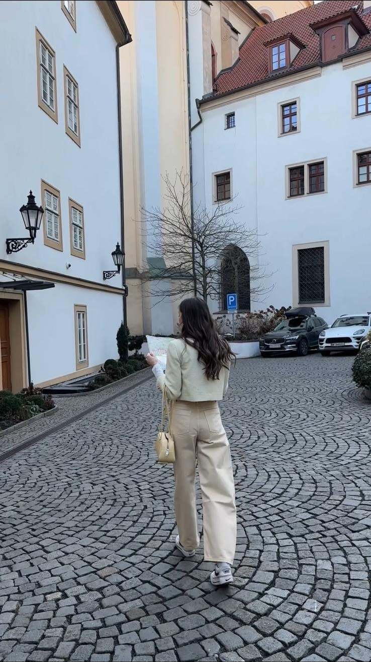 This color has my attention right now. my outfit for a no-plans travel day 💛

Tap to shop the full look and details 

 #LTKdayinmylife #LTKgrwm #LTKootd