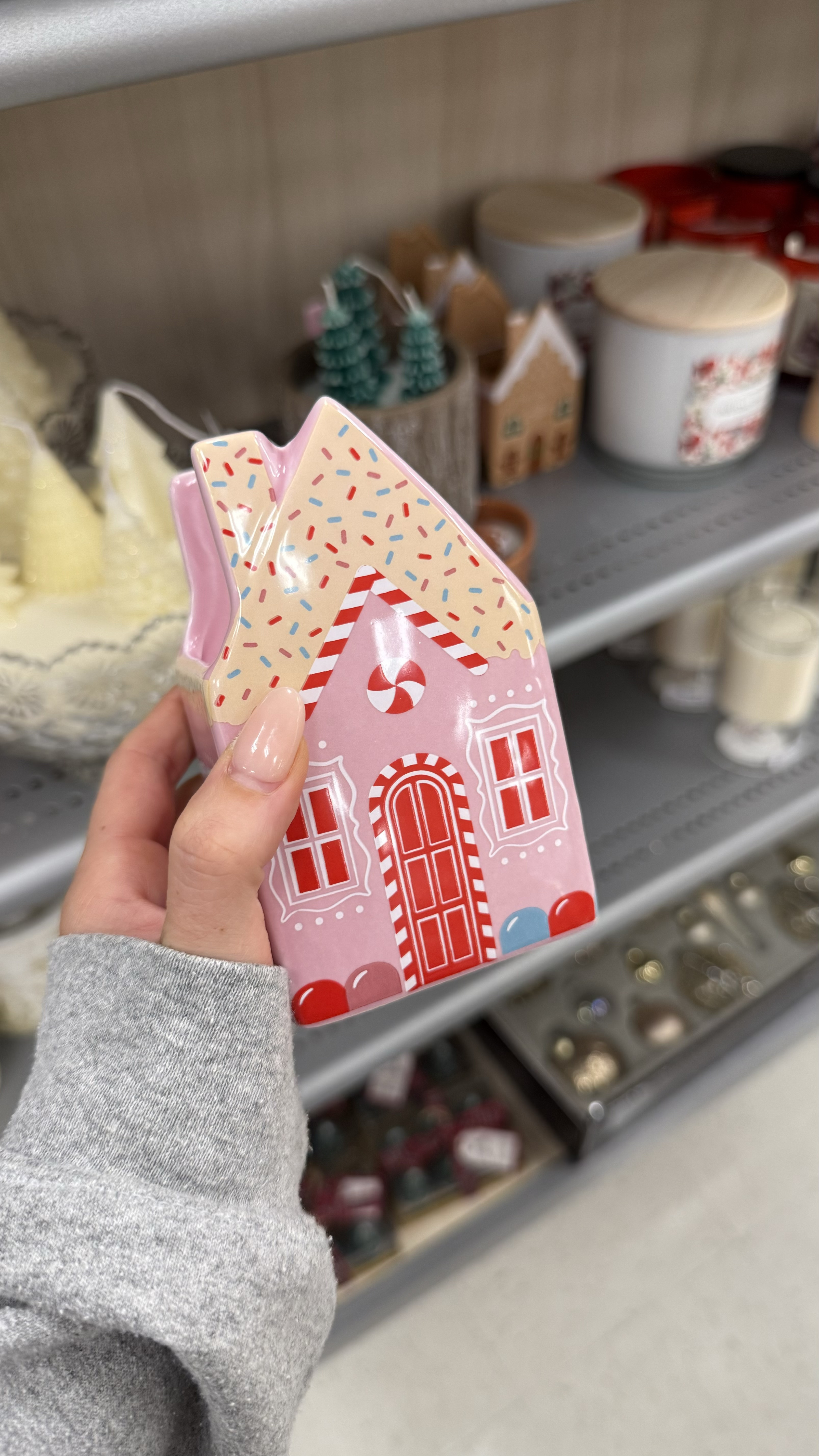 little gingerbread house candles #candle #gingerbread #christmascandle #holidaycandle #gingerbreadhouse #santa #santaclaus #christmasfinds #tjmaxxfinds #hgfinders 

#LTKHome #LTKHoliday