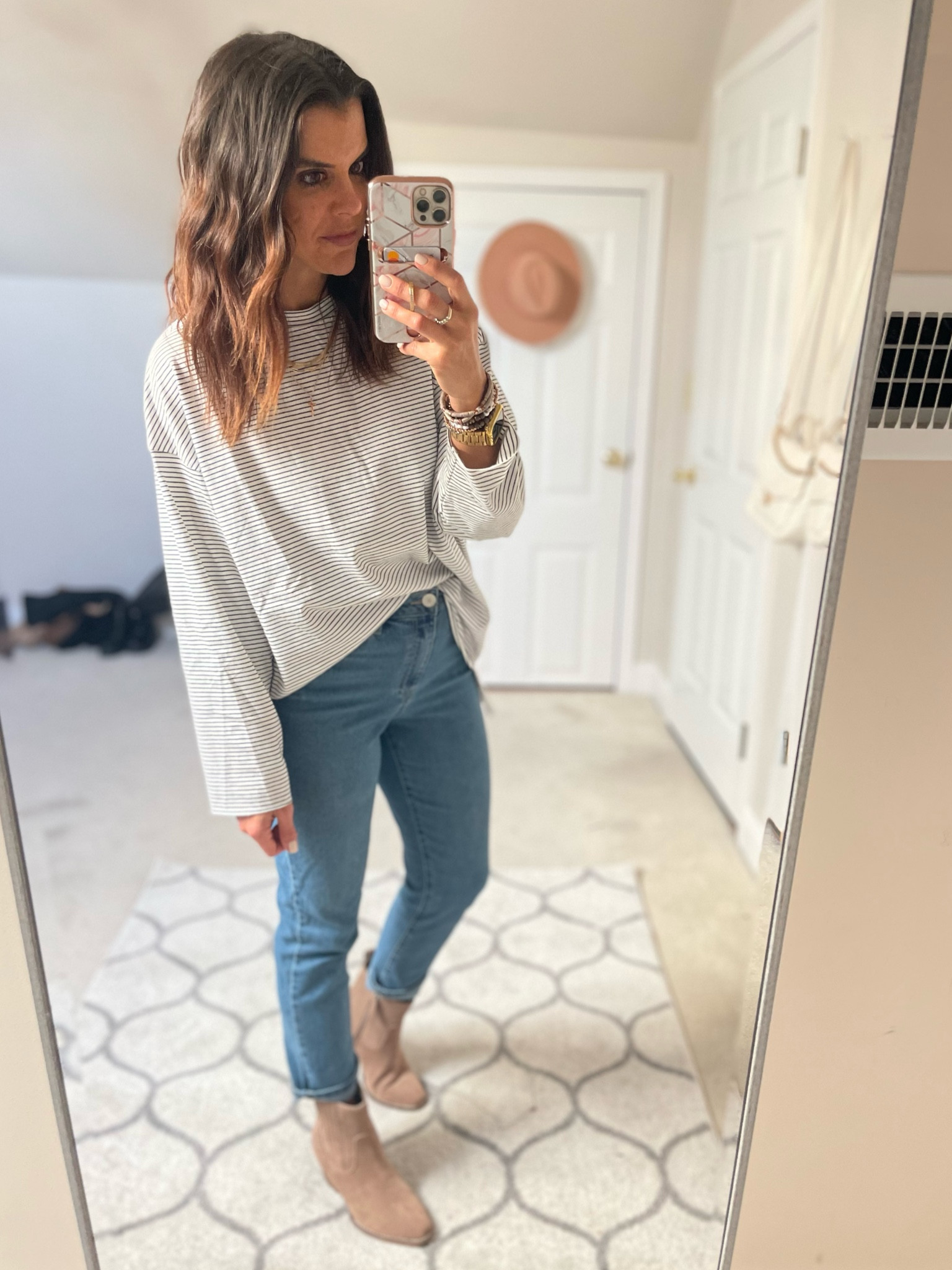 Shein order! Oversized shirt under $15! Size small
Walmart jeans- sized up one to a 5
Target boots Tts

#LTKstyletip #LTKunder50 #LTKSeasonal