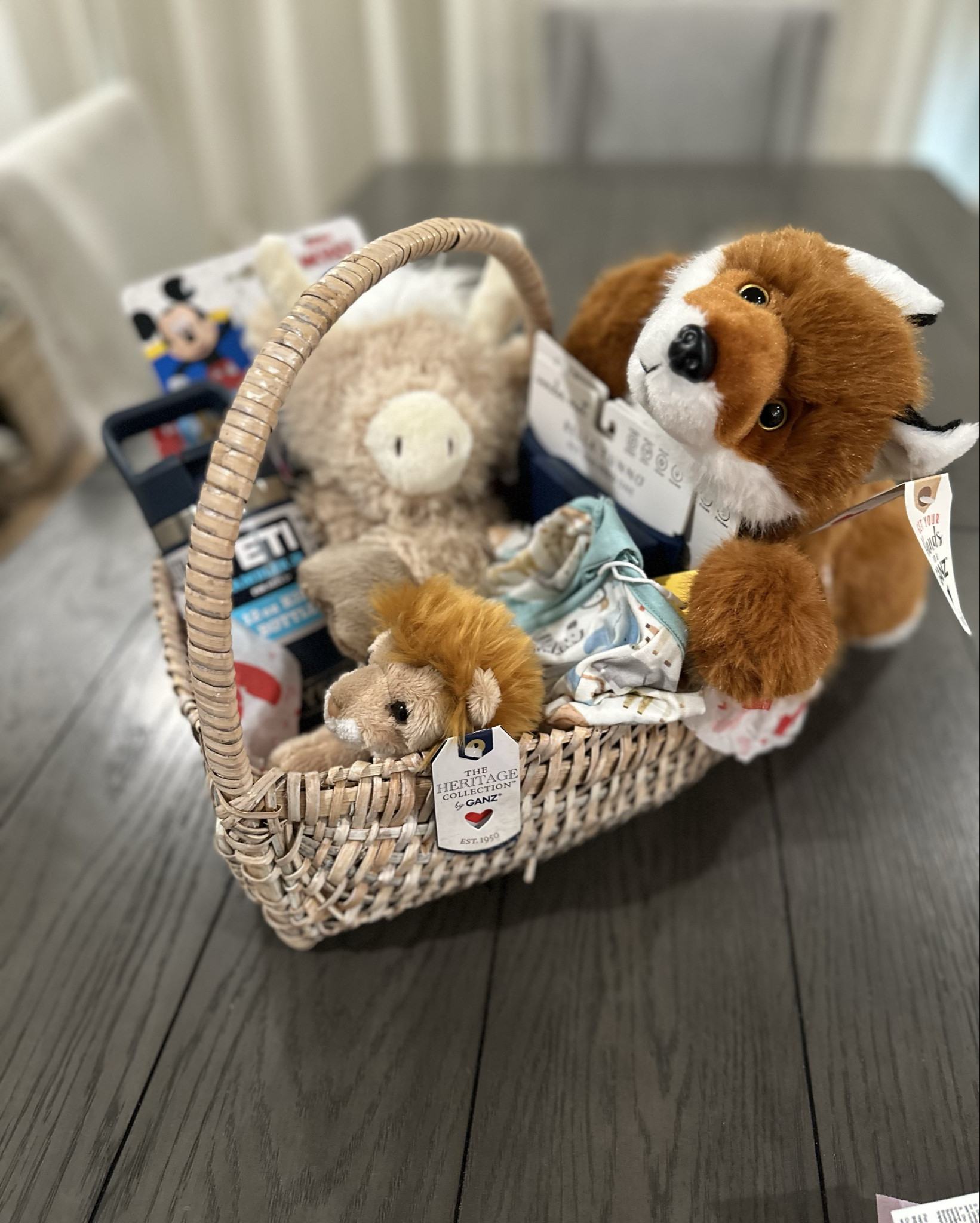 Boy Mom Valentine Basket 💙💙

#LTKmomlife #LTKValentine #LTKBaby