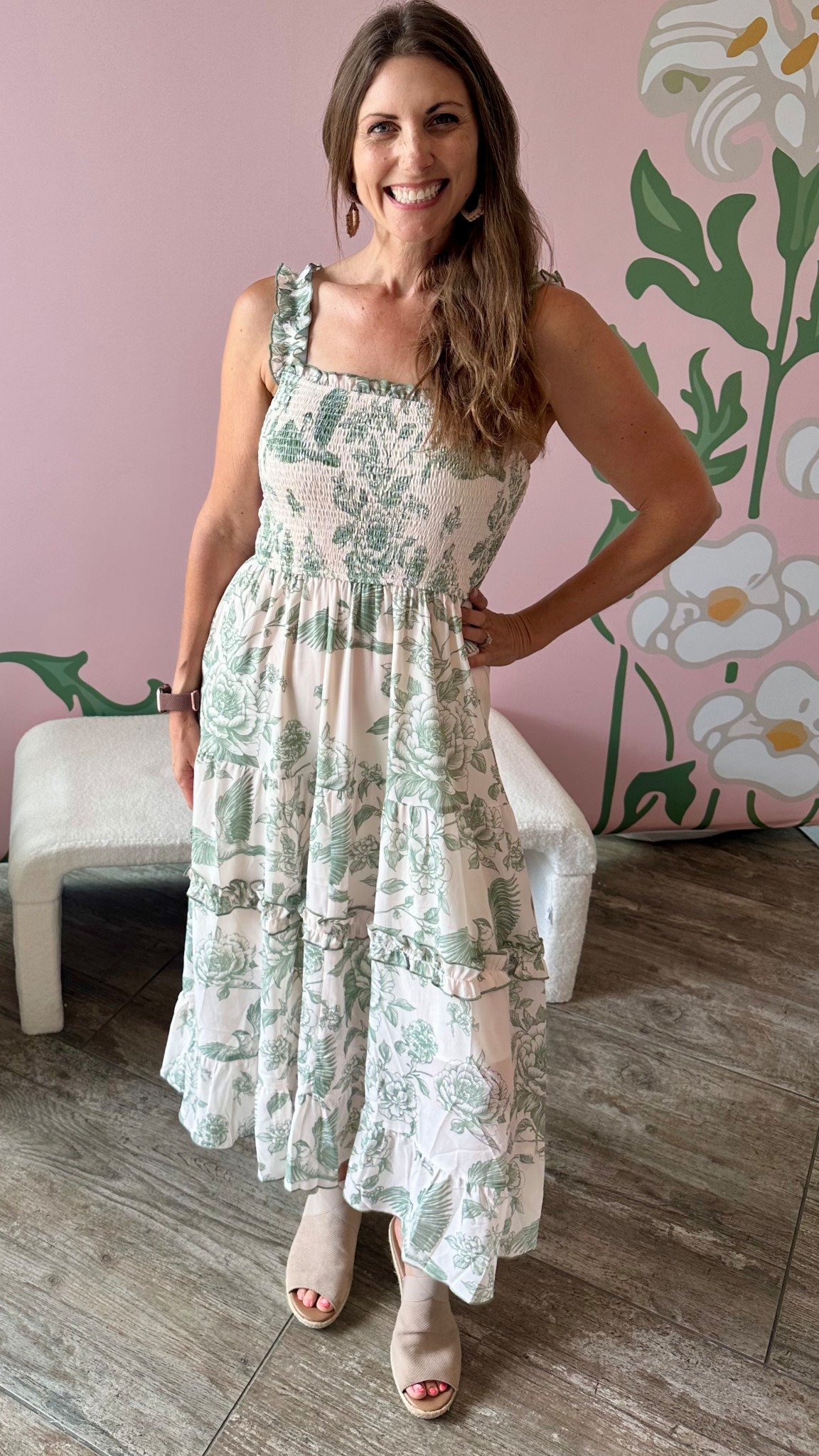 Such a pretty dress! I’m size 4/6 and 5’8 in size small 

#LTKSaleAlert #LTKOver40 #LTKWedding