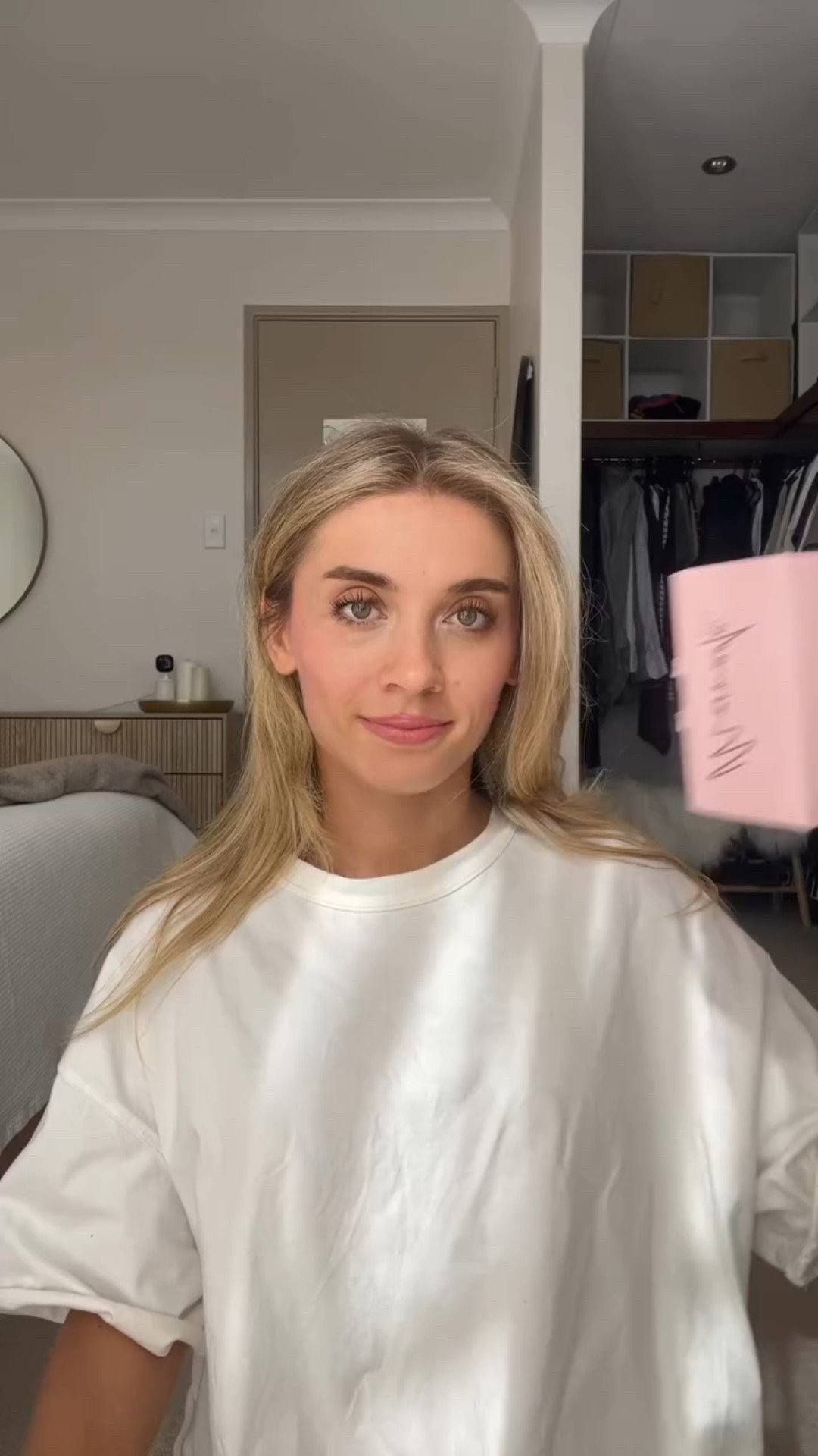 MERMADE ASMR! @mermade.hair 🧜🏼‍♀️ ✨ 

But seriously! I’ve never curled my hair so EASILY! If you struggle to wrap your hair around and curler and hold it won’t burning yourself! 
The spin hair styler with change the game for you!!!! 

#MermadeHair #SpinHairStyler #ASMR #FYP