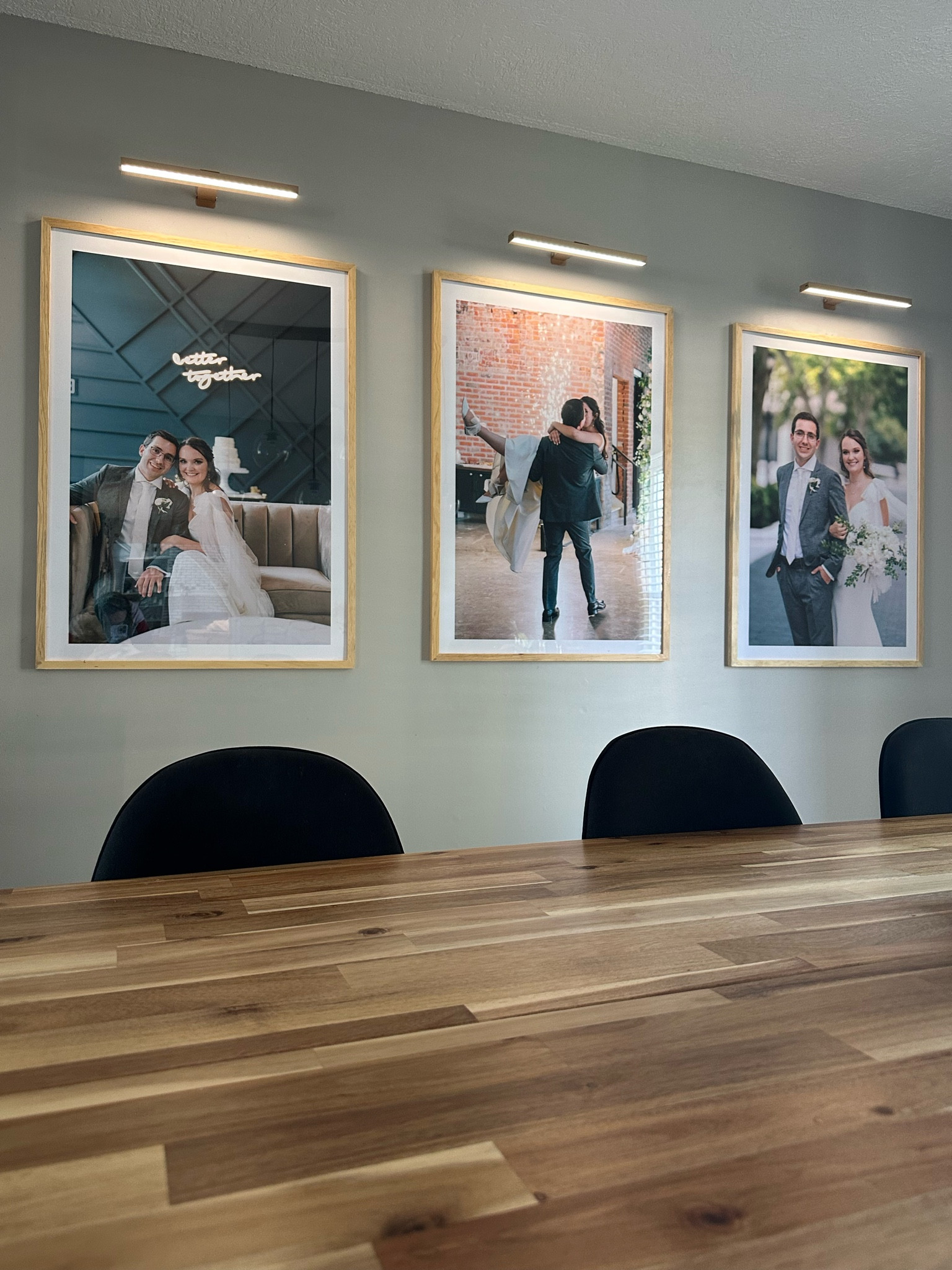 Art gallery style dining room photos 💛 

#LTKhome #LTKstyletip #LTKFind