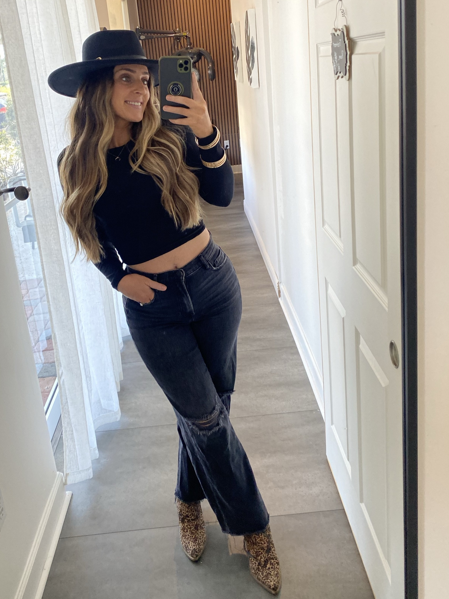 All back vibes with a pop of leopard 🤠🤎 my kind of fit. 

#LTKFindsUnder100 #LTKBeauty #LTKStyleTip