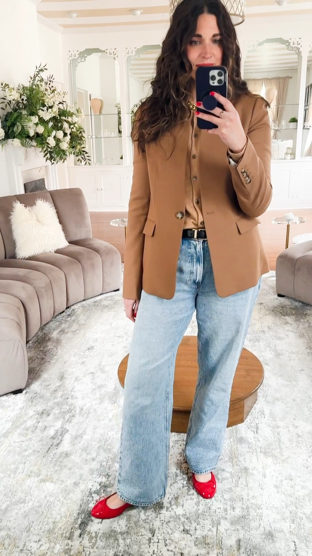 Pop of red times 3 ❤️❤️❤️ Loving this new pair of punchy red kitten heels, especially when I need to breathe some life into a neutral look  

#LTKVideo #LTKover40 #LTKfindsunder100