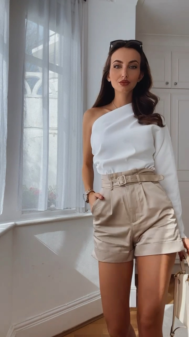 Pair this with heels for a chic dressy look or white trainers for a more relaxed look!🤍

#LTKeurope #LTKSeasonal #LTKunder100