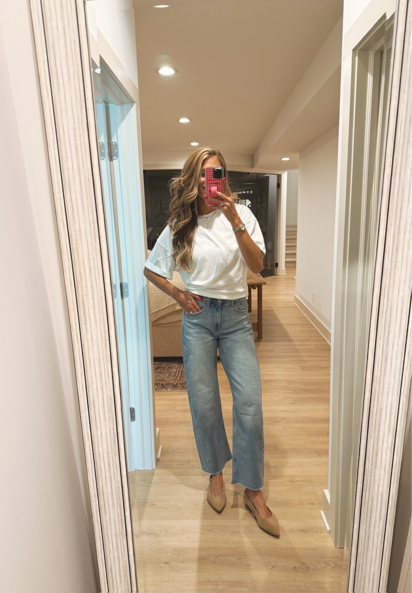 The barrel fit on these jeans is so subtle! I’m wearing size 27 longs. Use my code DENIMAF for an additional 15% off the sale!

#LTKSaleAlert #LTKTall #LTKootd