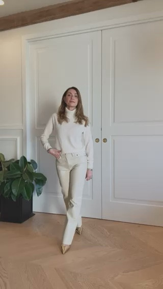 AD | Uniqlo Europe

Nuova stagione, tempo di rinnovare il guardaroba. 

Maglione Dolcevita 100% cashmere 🤍 

#lifewear #ad

#LTKeurope #LTKfindsunder100 #LTKstyletip